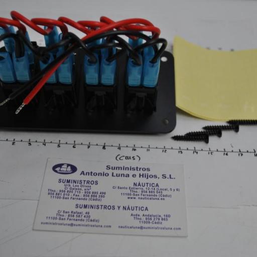Panel eléctrico de 4 interruptores led con luz azul [4]