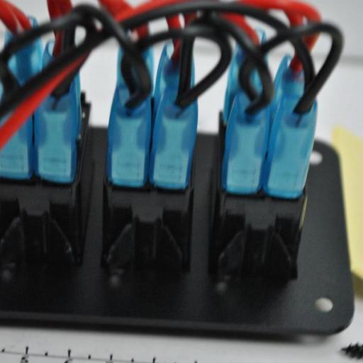 Panel eléctrico de 4 interruptores led con luz azul [5]