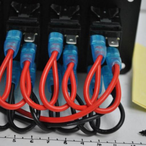 Panel eléctrico de 4 interruptores led con luz azul [7]
