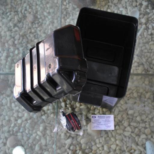 Caja de batería de 270 x 190 x 200 mm [4]
