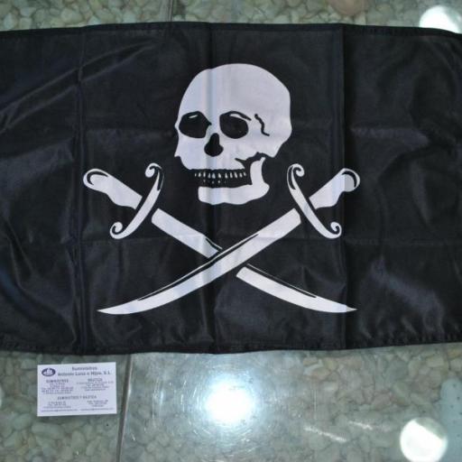 Bandera pirata de 60 x 40 cm