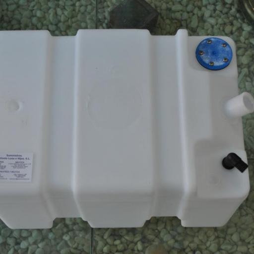 Depósito de agua rígido blanco de 45 litros Ercole con salida de 45º Nuova Rade [0]