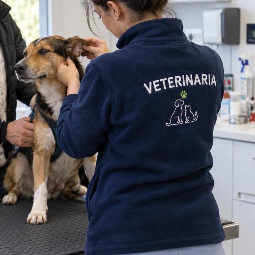 Forro polar VETERINARIA personalizado  [2]