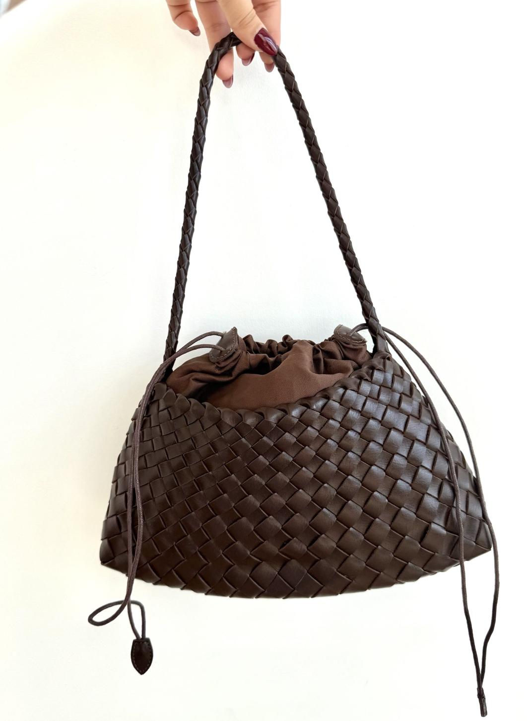 Bolso de piel trenzado