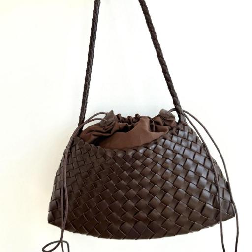 Bolso de piel trenzado