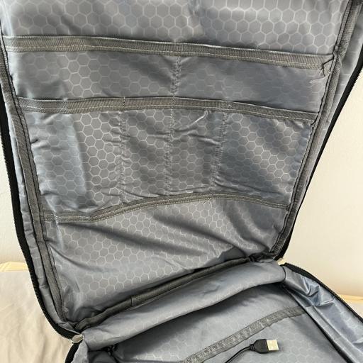 Mochila impermeable con CARGADOR DE MÓVIL   [2]