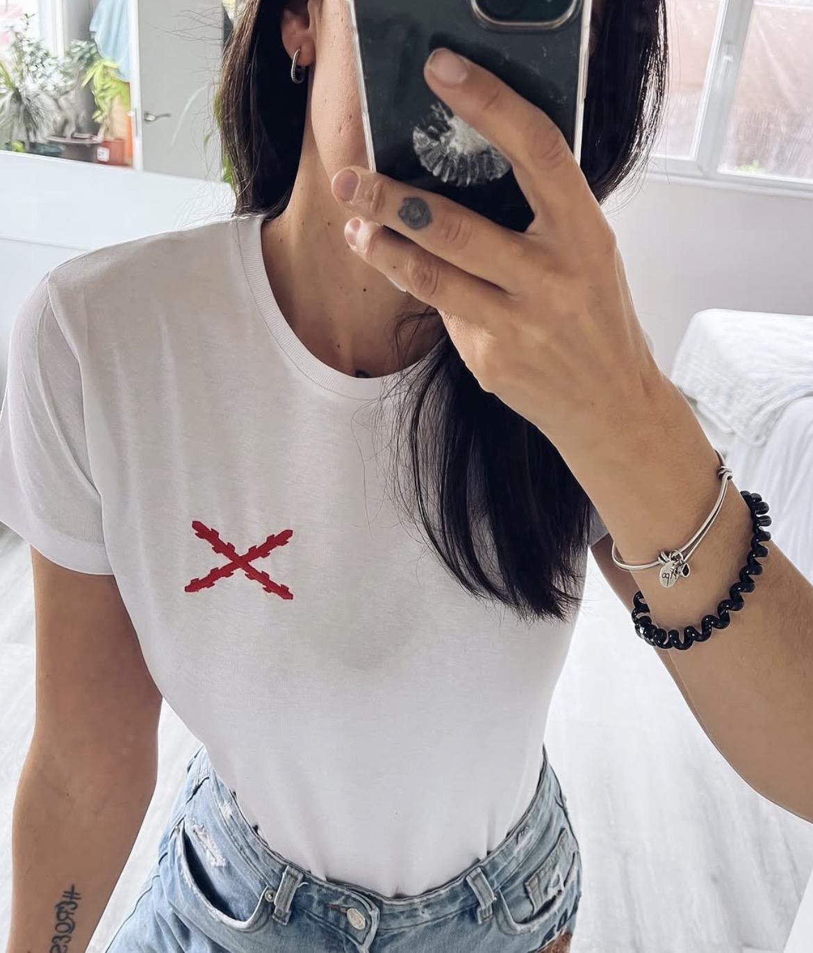 Camiseta mujer Cruz de Borgoña