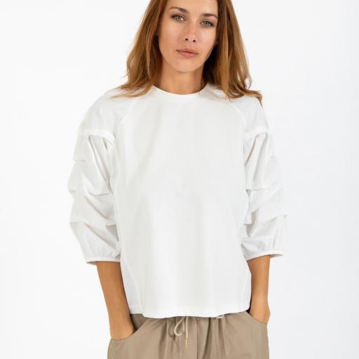 Camiseta manga abullonada [1]