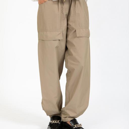 Pantalón cargo [1]
