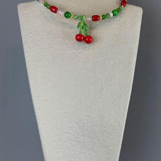 Collar Cereza, Truhanas