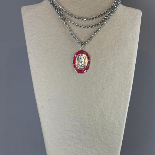 Collar Medalla rosa, Truhanas