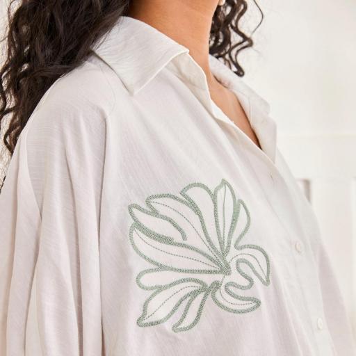 Bluson blanco bordado flor NKN [2]