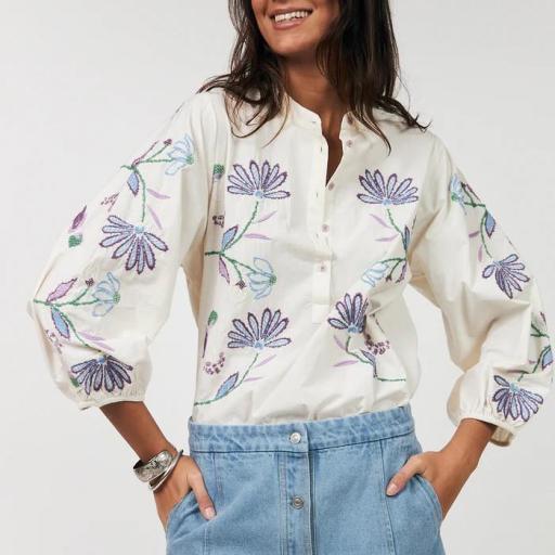 Blusa bordada