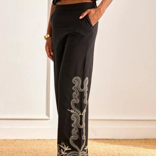 Pantalón bordados contraste negro NKN [2]