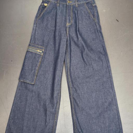 Pantalón cargo [2]