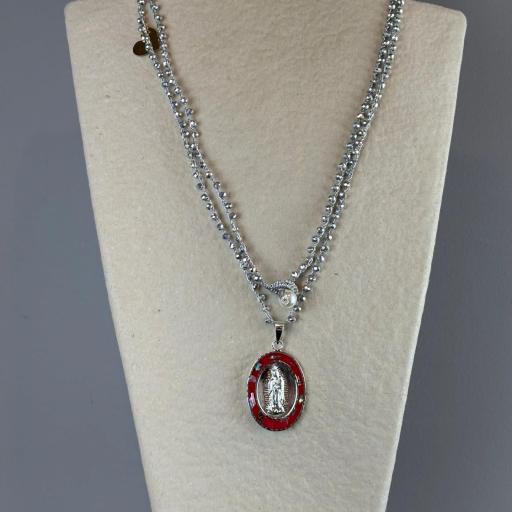 Collar Medalla roja, Truhanas