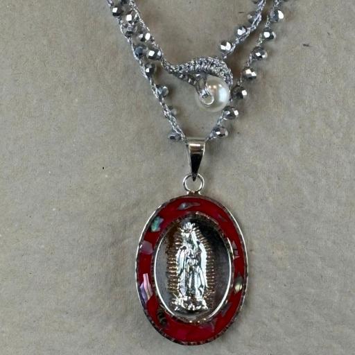 Collar Medalla roja, Truhanas [1]