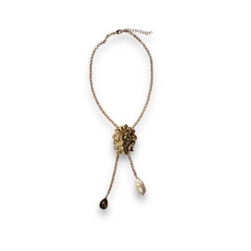 Collar León, Truhanas [2]