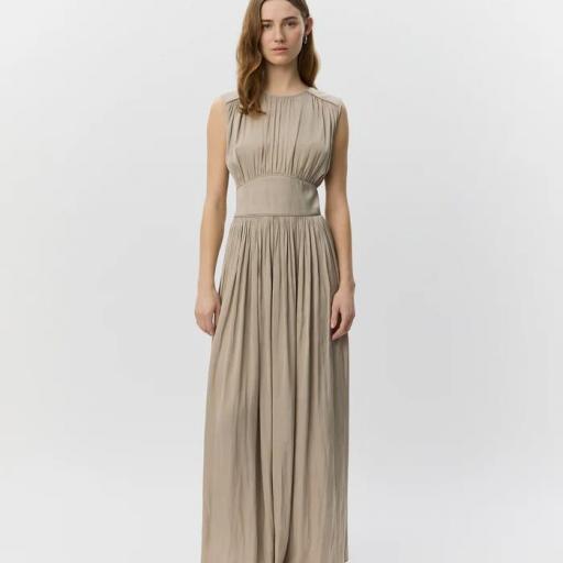 Vestido largo con cintura marcada Sofie Schnoor [1]
