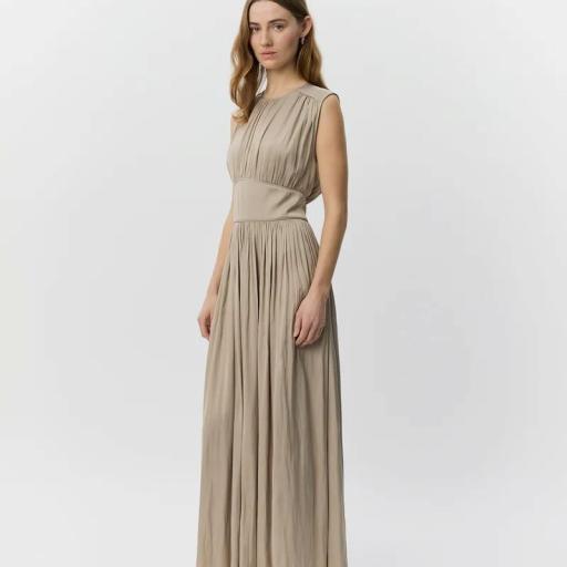 Vestido largo con cintura marcada Sofie Schnoor [3]