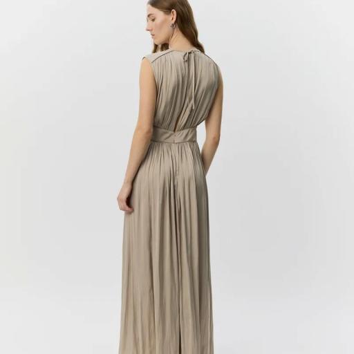 Vestido largo con cintura marcada Sofie Schnoor [2]