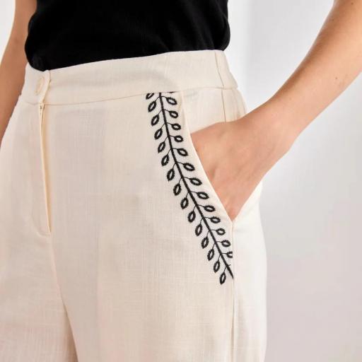 Pantalón lino bordado contraste crudo NKN [1]