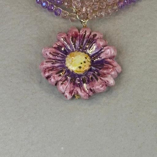 Collar Margarita rosa, Truhanas [2]