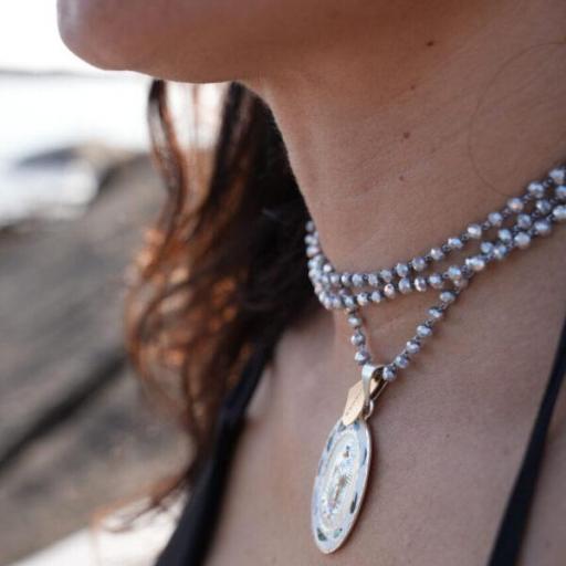 Collar Medalla azul, Truhanas [3]