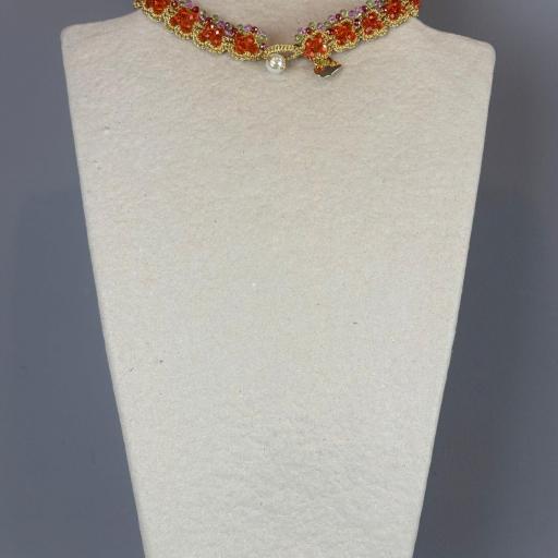 Choker Golden, Truhanas