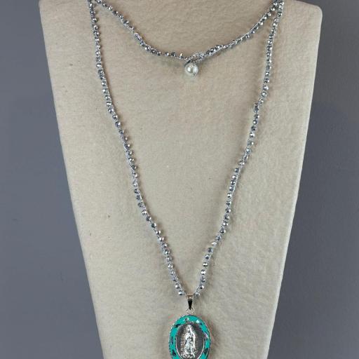 Collar Medalla azul, Truhanas