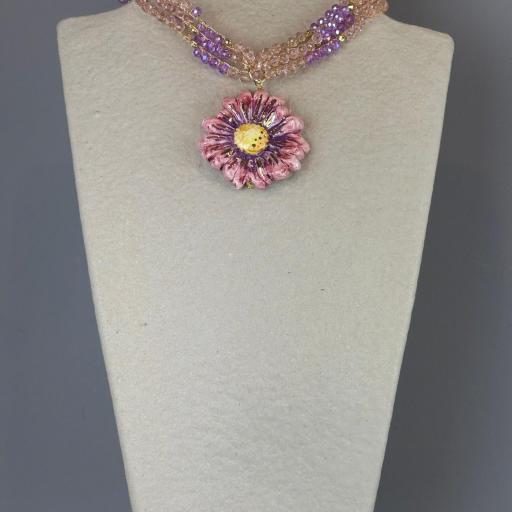 Collar Margarita rosa, Truhanas [3]