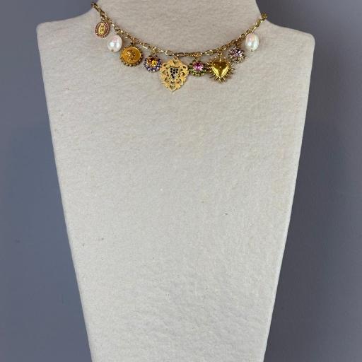 Collar Truhanas con charms [3]