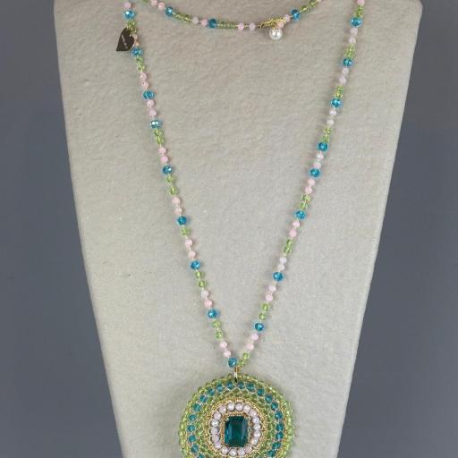 Collar medallon grande crochet largo de Truhanas [2]