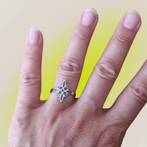 ANILLO NUDO DE BRUJA (PLATEADO) [2]