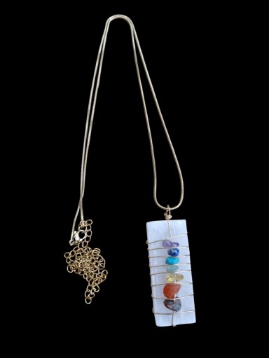 COLLAR SELENITA CON 7 CHAKRAS