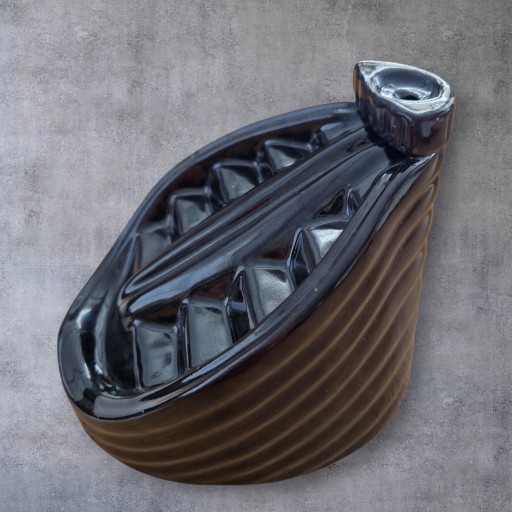 FUENTE DE CONOS CERÁMICA NEGRA  [1]