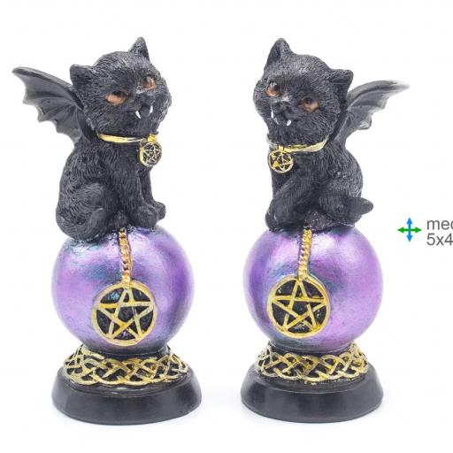 GATO WICCA CON BOLA Y ESTRELLA DE DAVID