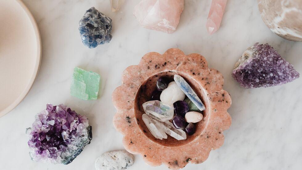 Descubre qué piedra energética potencia tu signo del zodíaco. PARTE 1.