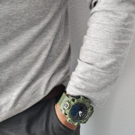 Reloj deportivo resistente al agua  [3]