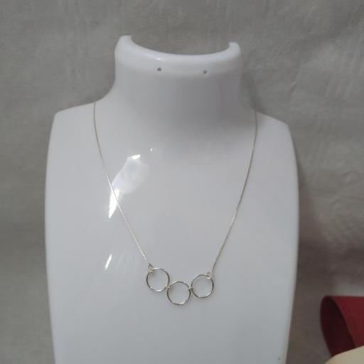 Cadena con aro en plata 