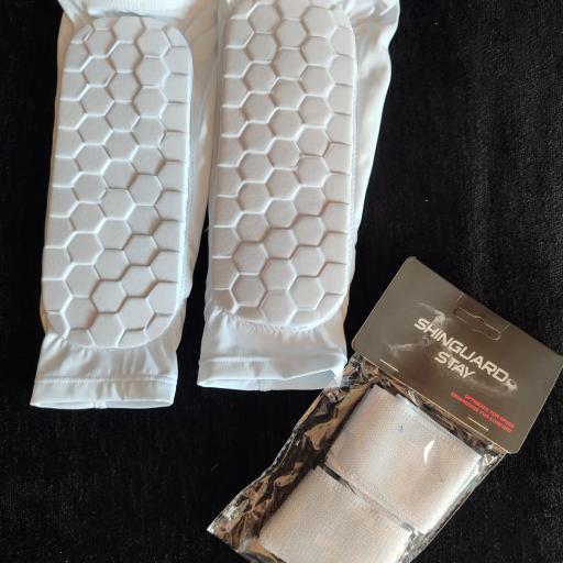 ESPINILLERAS CON CALCETIN INCORPORADO BLANCA [1]