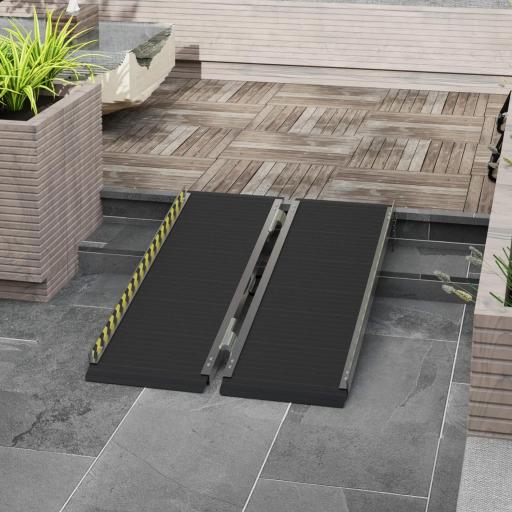Rampa para Sillas de Ruedas Plegable de Aleación de Aluminio 122 cm con Adhesivos Reflectantes Carga 272 kg Negro [4]