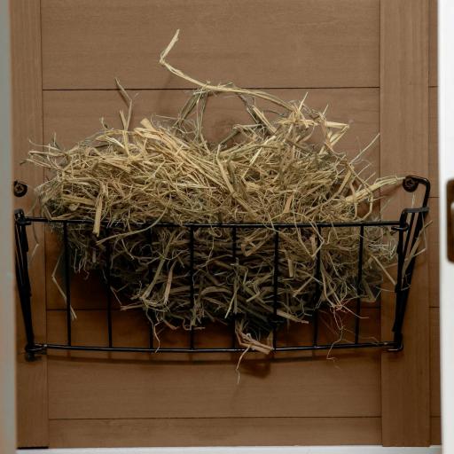 Jaula para conejos de madera con dos niveles.  [7]