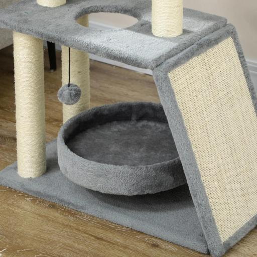 Mini Rascador para Gatos con Postes de Yute Plataforma en U Cama de Felpa y Juguetes Colgantes 60x30x76 cm Gris Claro [7]