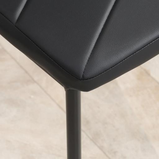 Set de 4 Sillas de Comedor Tapizadas de Piel Sintética con Respaldo Alto y Patas de Metal 41x50x97 cm Negro [6]