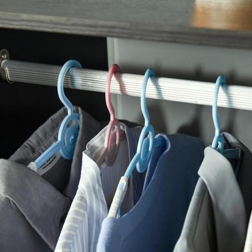 Armario Ropero con Ruedas Barra y Estantes para tener Ropa Colgada y Doblada 60x40x128 cm Negro [7]