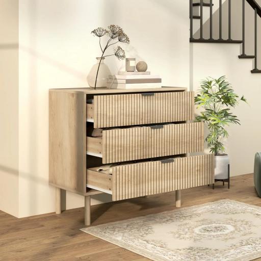 Cómoda de Dormitorio Estilo Nórdico con Cajones Amplios Paneles Acanalados y Tiradores Metálicos 80x40x77,5 cm Roble [3]