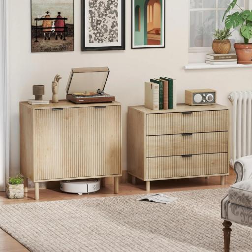 Cómoda de Dormitorio Estilo Nórdico con Cajones Amplios Paneles Acanalados y Tiradores Metálicos 80x40x77,5 cm Roble [6]