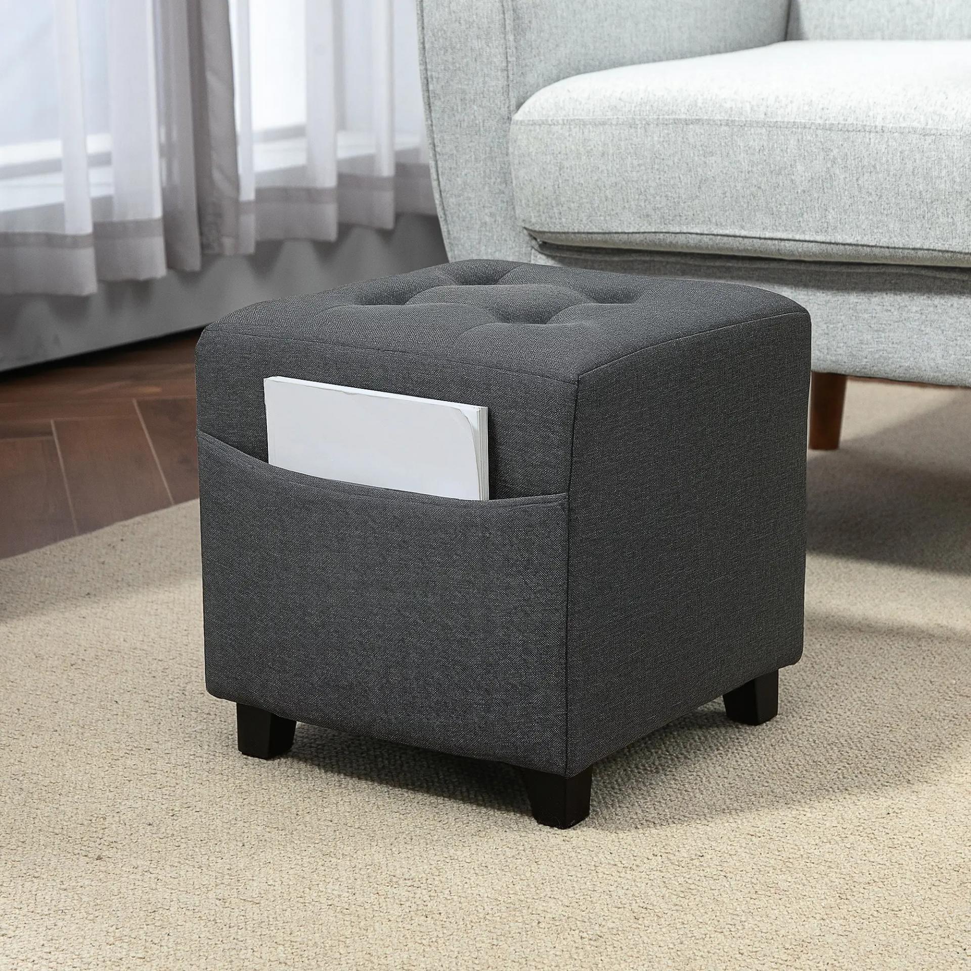 Reposapiés de Salón Taburete Bajo Tapizado en Lino con Bolsillo Lateral y Tapa con Botones Acolchados Gris
