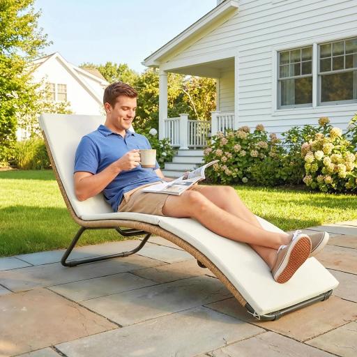 Tumbona de Jardín Exterior de Ratán en Forma de S con Cojín Asiento Transpirable y Estructura de Acero para Patio Crema